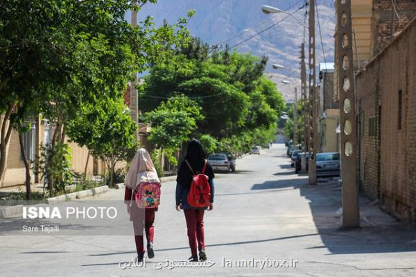 شرط واکسیناسیون والدین برای حضور دانش آموز در مدرسه، تخلف است