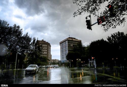 تداوم فعالیت سامانه بارشی و وزش باد شدید در تهران