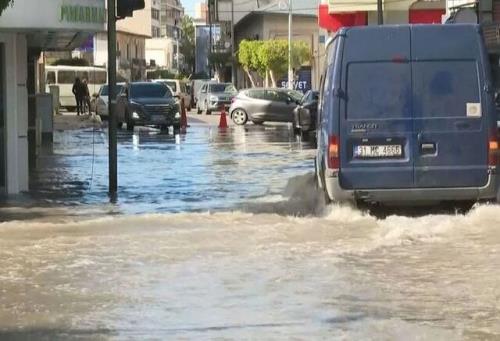 جاری شدن سیلاب در هاتای ترکیه