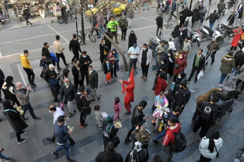 افزایش لجاجت جمعی درپی شادی الزامی