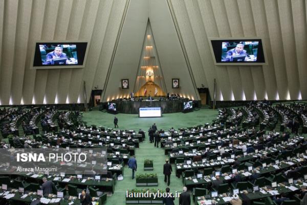 متولدان سال ۱۴۰۰ سهام دار بورس می شوند